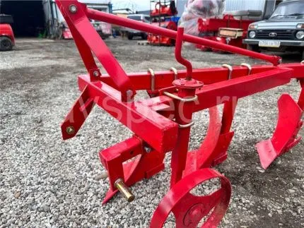 Плуг трехкорпусный 1l-320